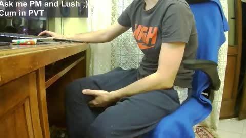 Snapshot of culonudo23 chatting on October 31, 4:41 pm Leo online show from October 31, 4:41 pm