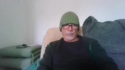 Snapshot of cum440055 chatting on May 20, 10:21 am cum440055 online show from May 20, 10:21 am