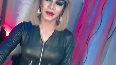 Snapshot of cum_4youbaby chatting on April 25, 1:41 pm CUMMELA SLUTI online show from April 25, 1:41 pm