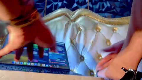 im KIM new girl to spoil online show from September 19, 8:31 pm