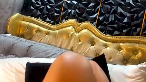 im KIM new girl to spoil online show from November 2, 8:11 pm