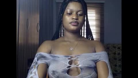 Snapshot of cum_ebony_petitxx chatting on February 16, 7:37 am cath online show from February 16, 7:37 am