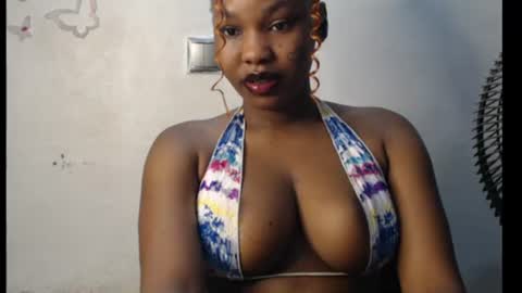Snapshot of cum_ebony_xxxpetit chatting on June 28, 12:38 am Teeha online show from June 28, 12:38 am
