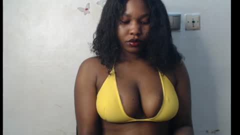 Snapshot of cum_ebony_xxxpetit chatting on July 4, 1:01 am Teeha online show from July 4, 1:01 am