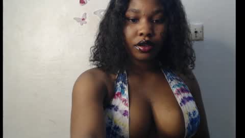 Snapshot of cum_ebony_xxxpetit chatting on July 5, 1:12 am Teeha online show from July 5, 1:12 am