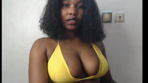 Snapshot of cum_ebony_xxxpetit chatting on July 6, 1:57 am Teeha online show from July 6, 1:57 am