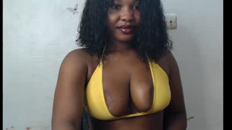 Snapshot of cum_ebony_xxxpetit chatting on July 11, 12:13 am Teeha online show from July 11, 12:13 am