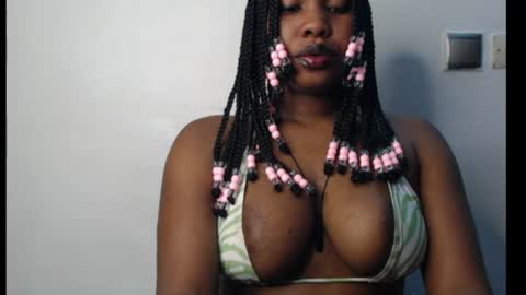 Snapshot of cum_ebony_xxxpetit chatting on August 5, 1:08 am Teeha online show from August 5, 1:08 am