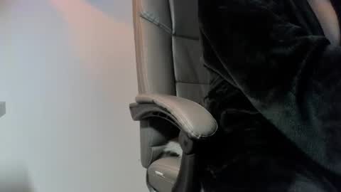 cum gun online show from October 8, 7:00 pm