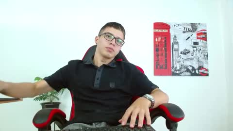 cumandres online show from September 11, 2:28 pm