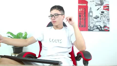 cumandres online show from September 13, 2:06 pm