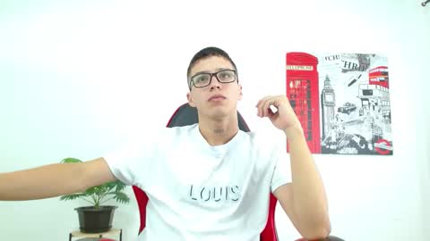 cumandres online show from October 7, 2:03 pm