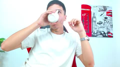 cumandres online show from February 25, 3:21 pm