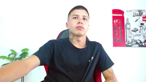 cumandres online show from March 26, 2:44 pm