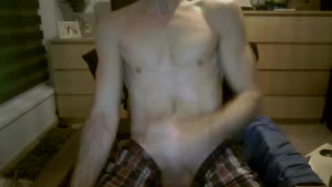 Snapshot of cumbigdick311 chatting on March 3, 10:42 pm cumbigdick311 online show from March 3, 10:42 pm