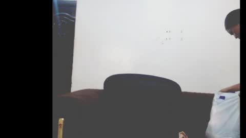 Snapshot of cumebony_petit chatting on April 29, 6:50 am cumebony_petit online show from April 29, 6:50 am