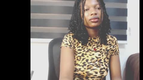 Snapshot of cumebony_petit chatting on May 8, 6:41 am cumebony_petit online show from May 8, 6:41 am