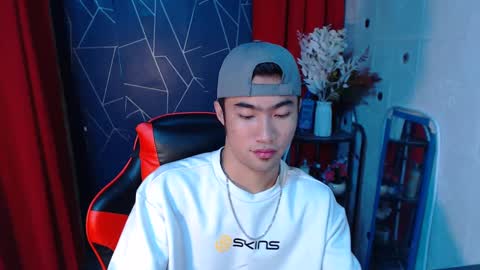 Snapshot of cumhavefun25 chatting on December 4, 3:54 pm ask me online show from December 4, 3:54 pm