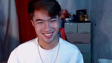 Snapshot of cumhavefun25 chatting on October 27, 6:23 pm ask me online show from October 27, 6:23 pm