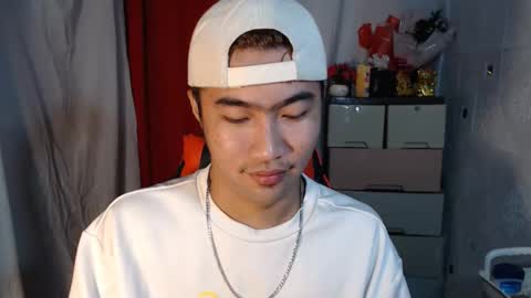 Snapshot of cumhavefun25 chatting on November 10, 1:59 am ask me online show from November 10, 1:59 am
