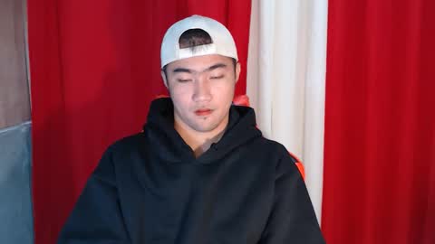 Snapshot of cumhavefun25 chatting on March 1, 1:35 pm ask me online show from March 1, 1:35 pm