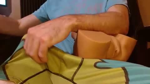 Snapshot of cumshard35 chatting on October 18, 4:04 am cumshard35 online show from October 18, 4:04 am