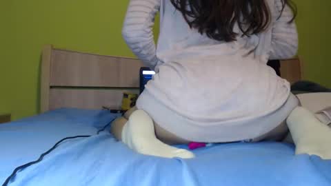 Im Lee. Say Hey Im very social. online show from March 6, 5:09 pm