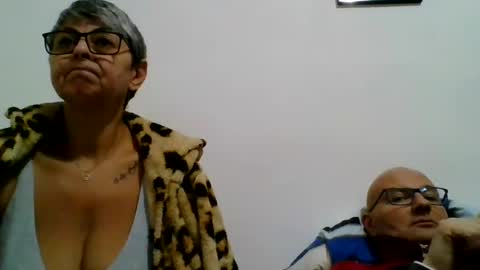 Snapshot of cuplu4346529860 chatting on December 2, 5:59 pm couple online show from December 2, 5:59 pm