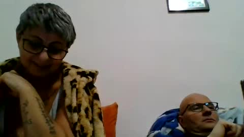 Snapshot of cuplu4346529860 chatting on December 8, 4:50 pm couple online show from December 8, 4:50 pm