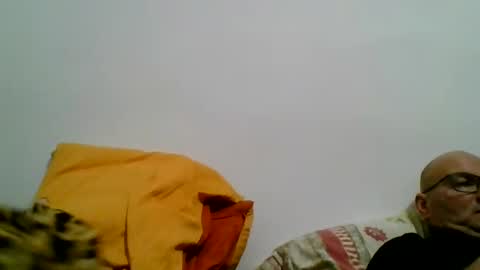 Snapshot of cuplu4346529860 chatting on December 20, 7:28 pm couple online show from December 20, 7:28 pm