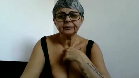 Snapshot of cuplu4346529860 chatting on January 7, 1:14 pm couple online show from January 7, 1:14 pm