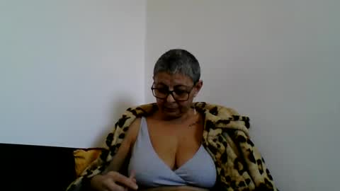 Snapshot of cuplu4346529860 chatting on February 3, 1:30 pm couple online show from February 3, 1:30 pm