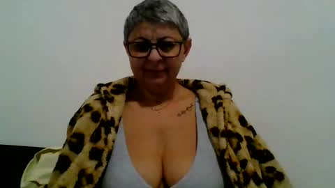 Snapshot of cuplu4346529860 chatting on February 27, 5:58 pm couple online show from February 27, 5:58 pm