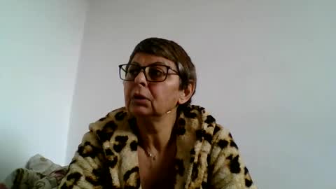 Snapshot of cuplu4346529860 chatting on November 11, 9:53 am couple online show from November 11, 9:53 am