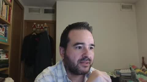 Snapshot of curiosillo1983 chatting on May 29, 6:06 pm curiosillo1983 online show from May 29, 6:06 pm