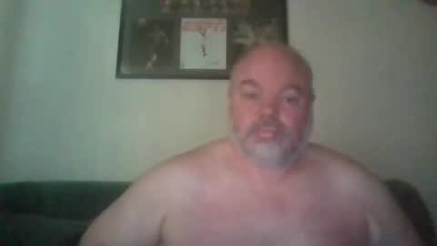 Snapshot of curiousbate1 chatting on June 6, 12:32 pm CuriousBate1 online show from June 6, 12:32 pm
