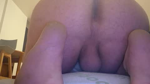 Snapshot of curiousbi038 chatting on April 15, 3:02 am curiousbi038 online show from April 15, 3:02 am