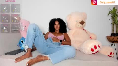 Curly  -  OF- CURLY SWEETT online show from April 18, 1:15 pm