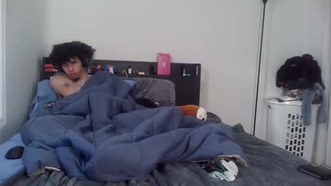 Snapshot of curlyandmixed chatting on January 6, 2:03 pm curlyandmixed online show from January 6, 2:03 pm