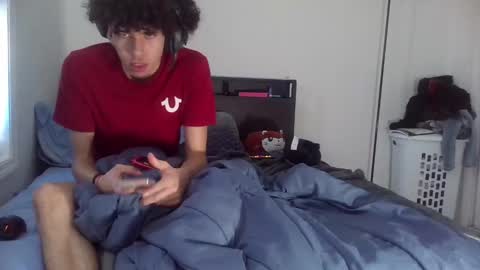 Snapshot of curlyandmixed chatting on January 7, 5:42 pm curlyandmixed online show from January 7, 5:42 pm