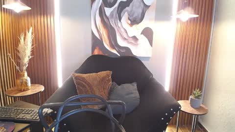 DANI online show from April 7, 2:06 pm