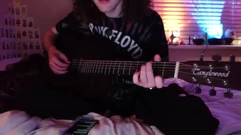 curly fries online show from March 25, 7:25 am