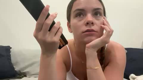 Snapshot of curlylatinaa chatting on November 8, 5:23 pm Curly Latina online show from November 8, 5:23 pm