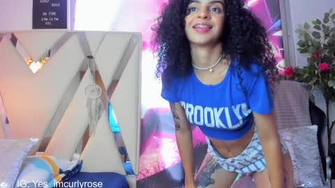 Snapshot of curlyrose_ chatting on December 18, 9:29 pm Rose online show from December 18, 9:29 pm