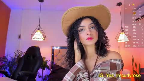 Snapshot of curlyrose_ chatting on September 30, 8:14 pm Rose online show from September 30, 8:14 pm