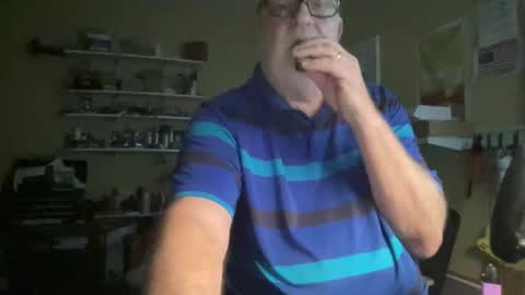 Snapshot of curo69 chatting on December 10, 9:33 pm ALAN online show from December 10, 9:33 pm