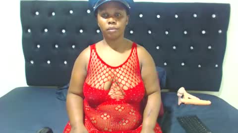 curveass93 online show from May 30, 7:33 pm