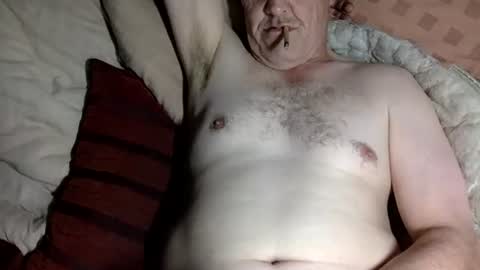 curvelover1977 online show from November 13, 12:20 am