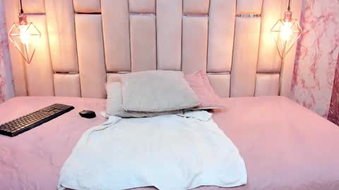 Alyanna  online show from September 9, 12:05 pm