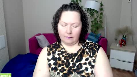 curvy_girlz online show from January 14, 10:03 pm